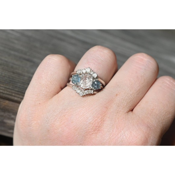 Sapphire engagement ring set, raw stone ring, alternative engagement ring - Picture 4 of 4